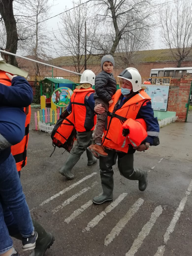 Пожар в помещении. Ситуация в гуляйполе сейчас. 08. Протесты в беларуси 2020. Новости 08.