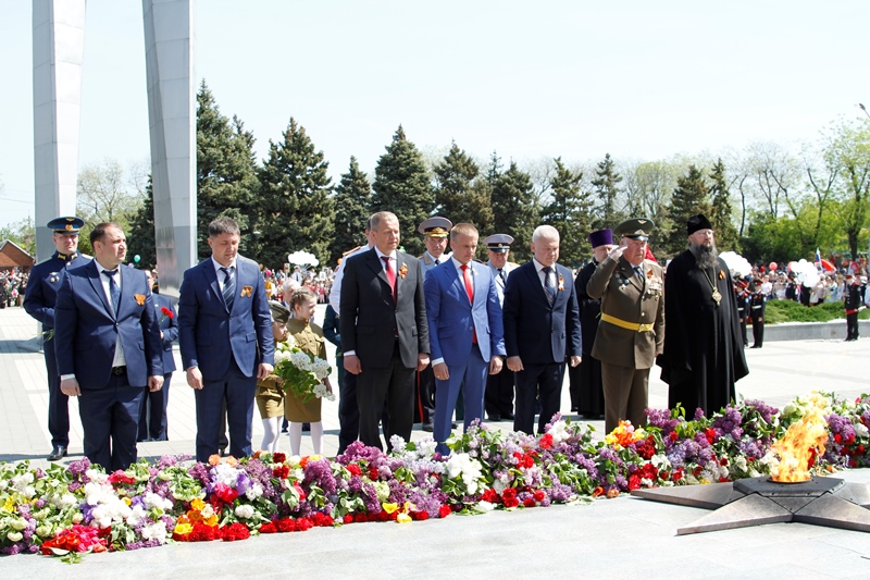 Площадь революции ейск фото