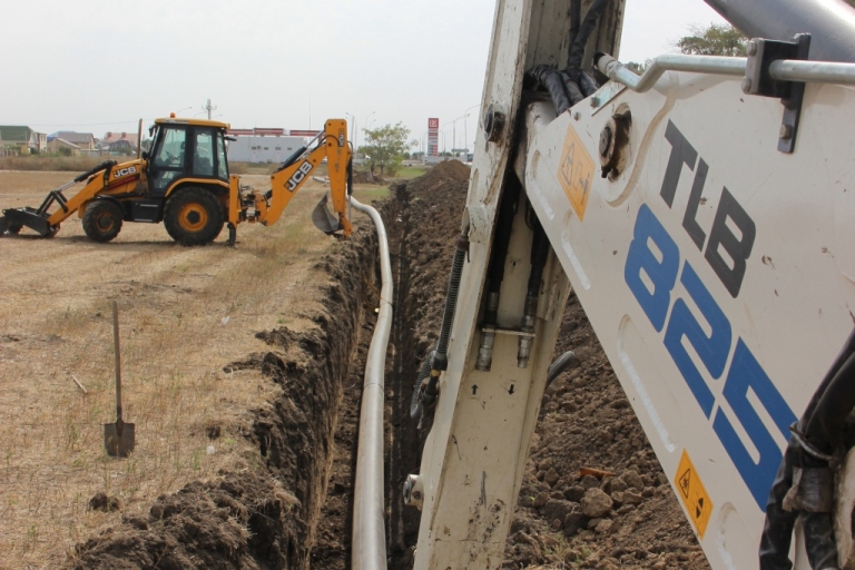 Специалисты ГУП КК «Кубаньводкомплекс» реконструируют водопроводный узел в городе Ейске длиной более одного километра