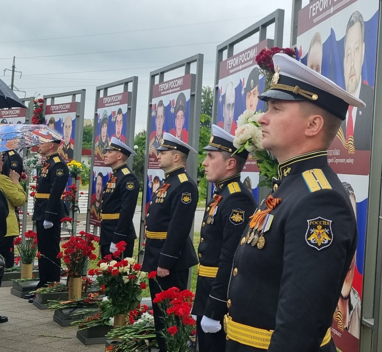 В Ейске открыли памятные стенды землякам, погибшим в специальной военной  операции